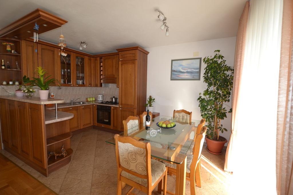 Apartments Magdalena Stobreč Buitenkant foto