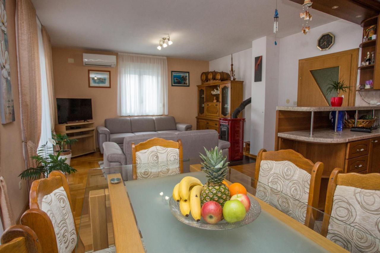 Apartments Magdalena Stobreč Buitenkant foto