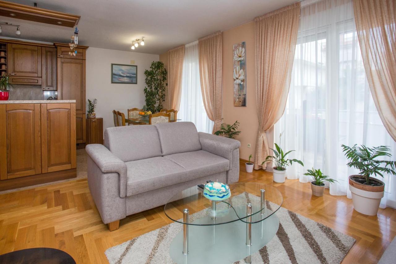 Apartments Magdalena Stobreč Buitenkant foto