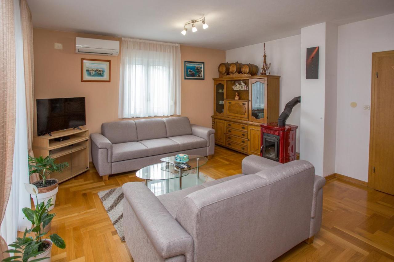 Apartments Magdalena Stobreč Buitenkant foto